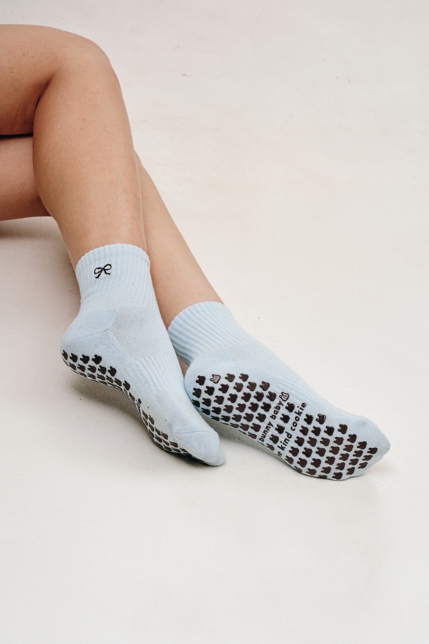 Pilates Grip Socks in Chocochip Bow