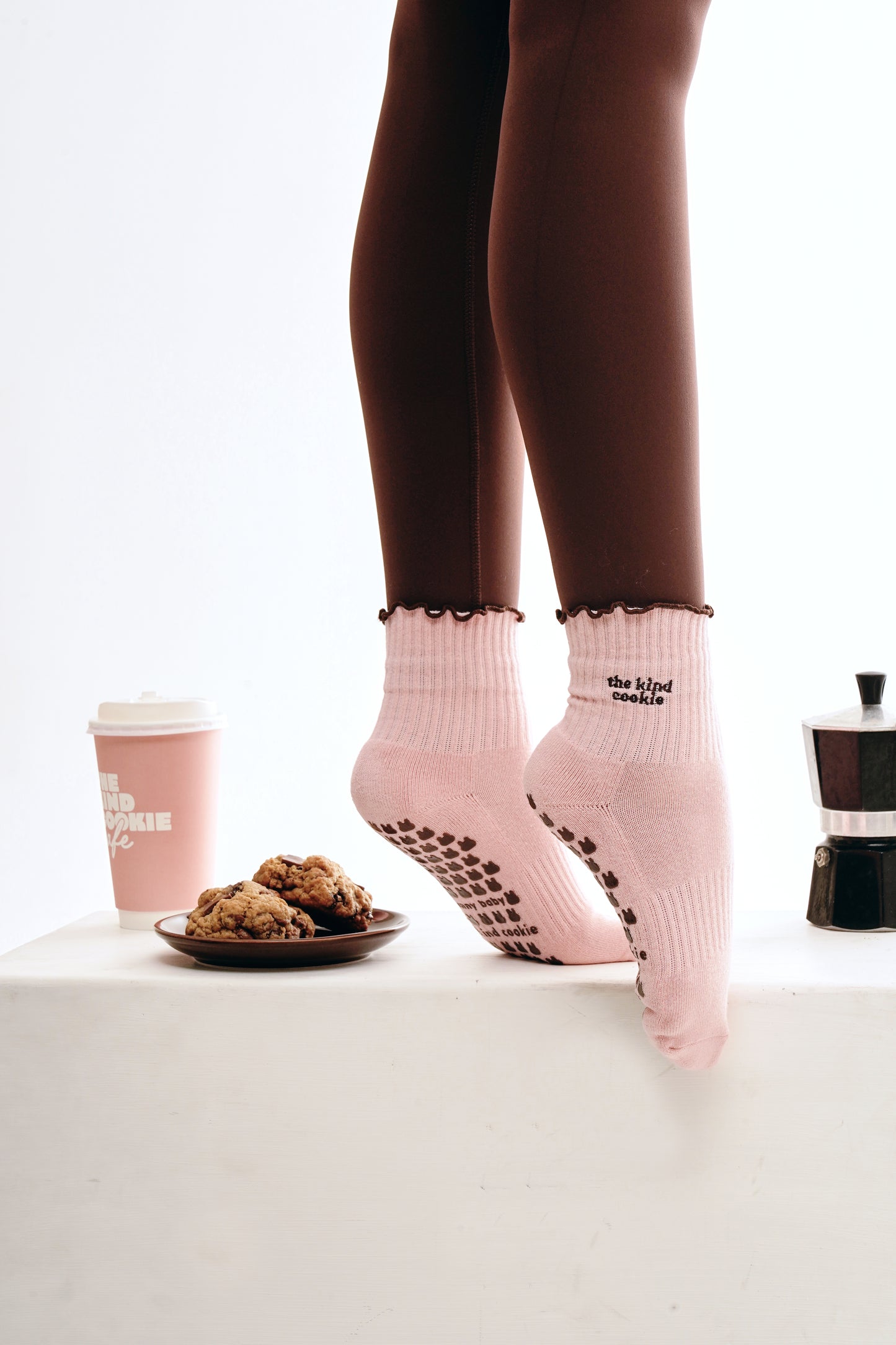 Pilates Grip Socks in Raspberry Latte