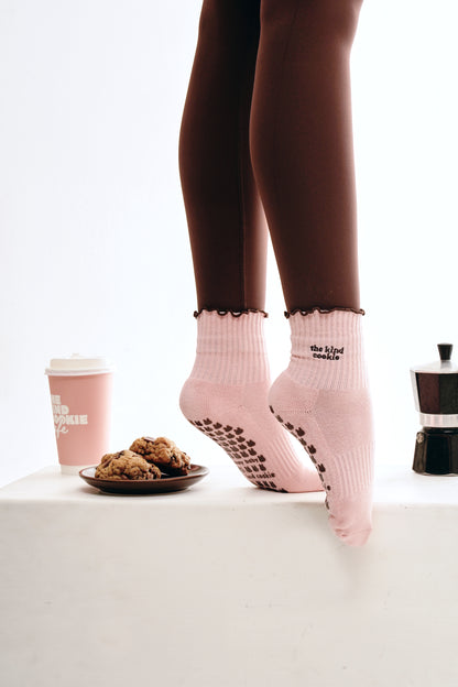 Pilates Grip Socks in Raspberry Latte