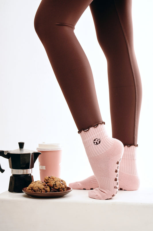 Pilates Grip Socks in Raspberry Latte