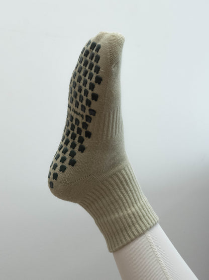 Pilates Grip Socks in Dirty Matcha